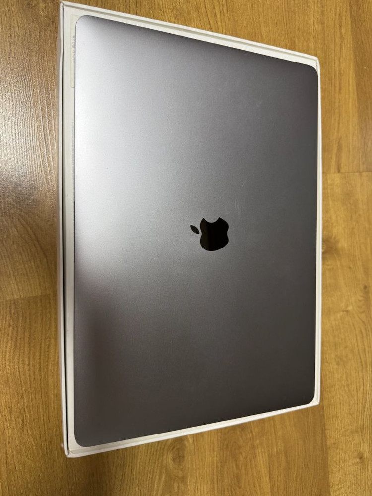 맥북프로 터치바 15인치 2017년 2월 제조--2