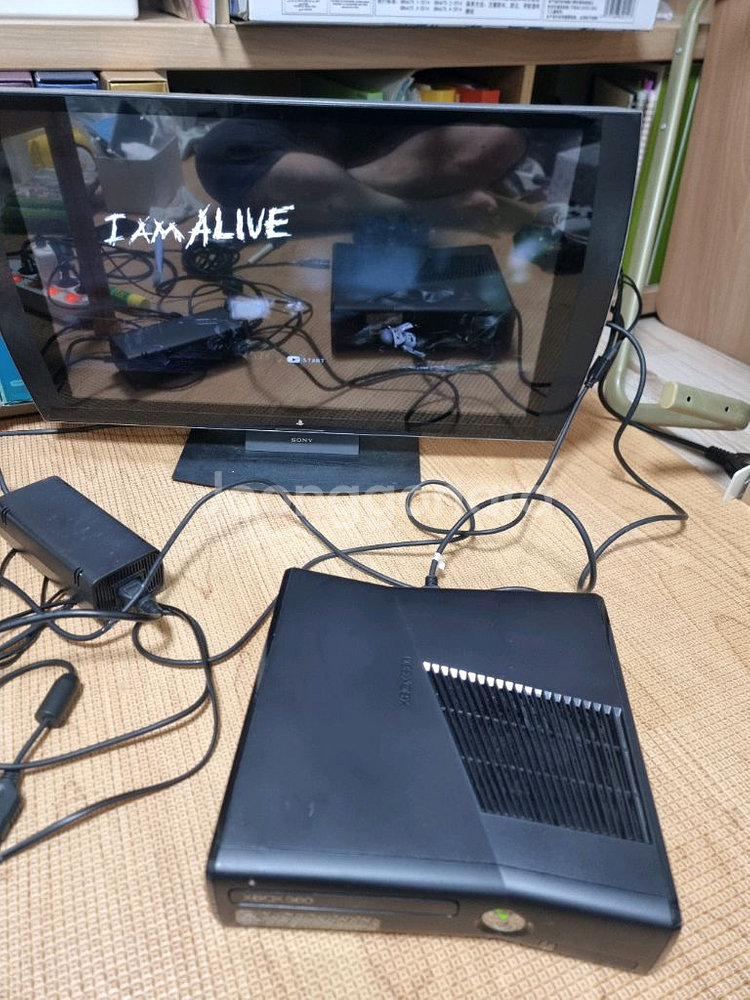 Xbox360 슬림 250GB 게임포함(패드제외)--5