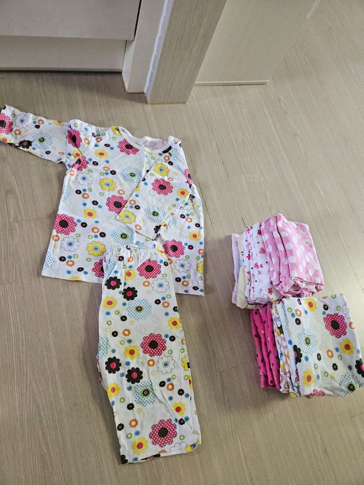 쌍둥이 여아 7부 내의--2