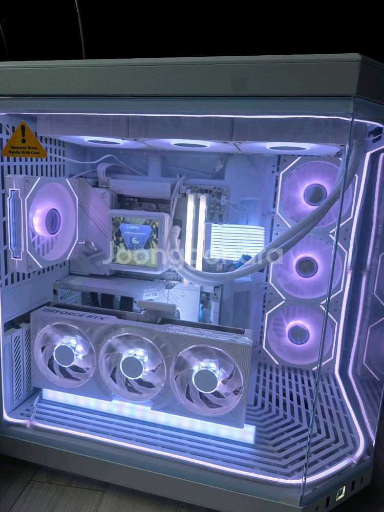 라이젠9 9900X3D RTX5090 화이트마스터--2