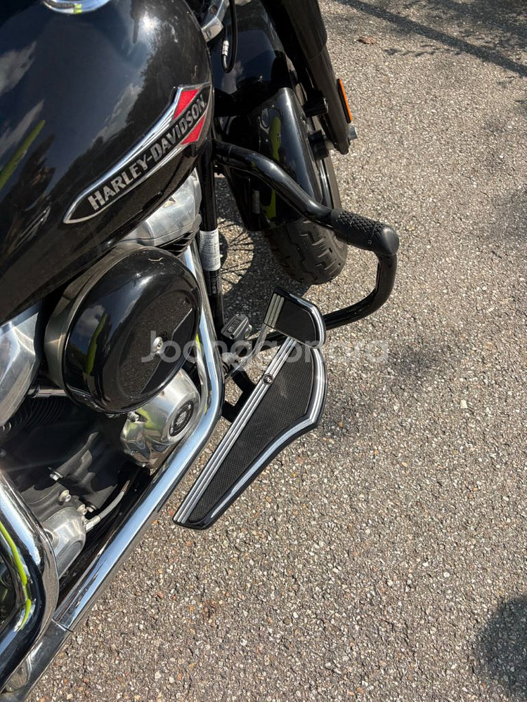 할리데이비슨 소프테일 슬림(2021년식)--8