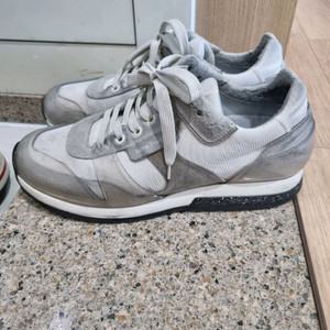 아크네스튜디오 키보드 스니커즈 42