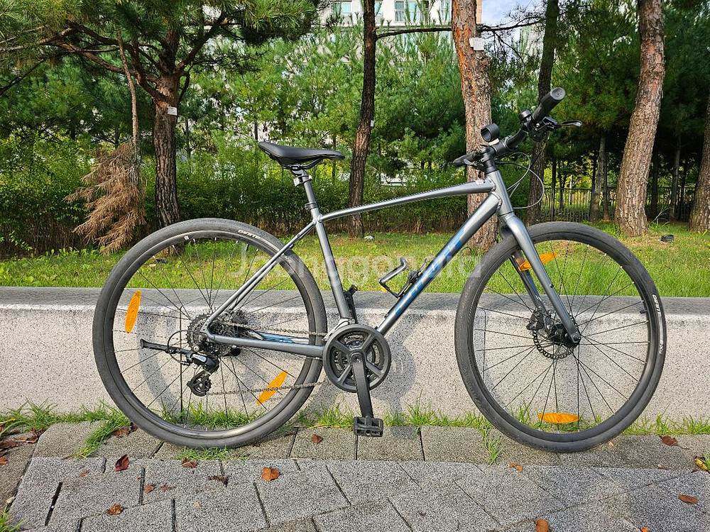 2022 자이언트 에스케이프2 하이브리드 자전거 팝니다--1