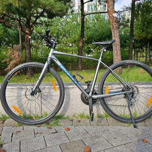 2022 자이언트 에스케이프2 하이브리드 자전거 팝니다