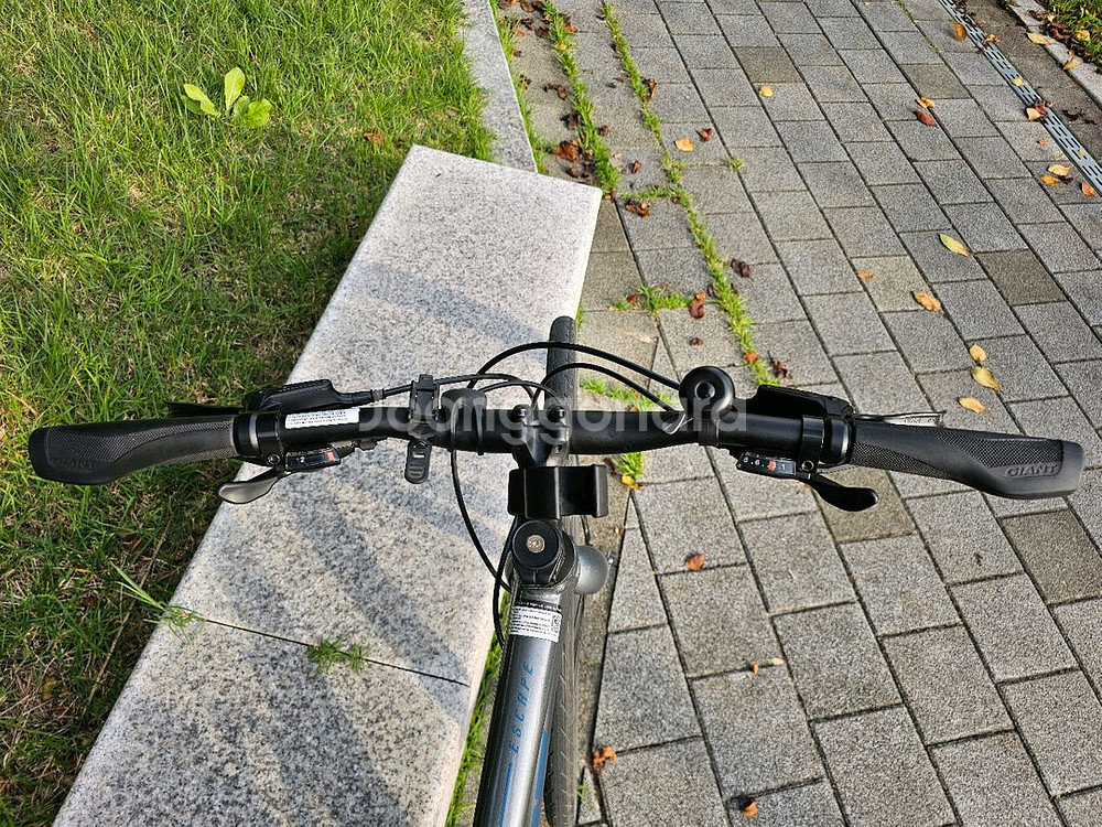 2022 자이언트 에스케이프2 하이브리드 자전거 팝니다--2