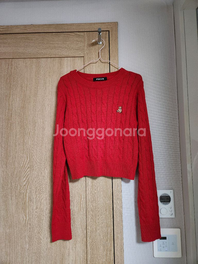 빨간색 레드 꽈배기 니트티--0