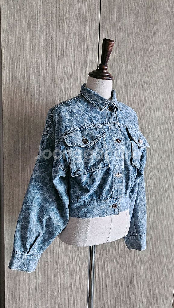 코치 스타일 모노그램 크롭 데님 자켓 (44~55)--6