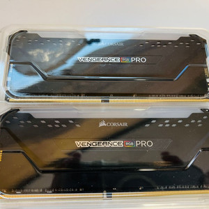 커세어 벤젠스 DDR4 3000 32GB RGB