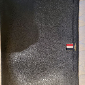 톰브라운 L사이즈 클러치