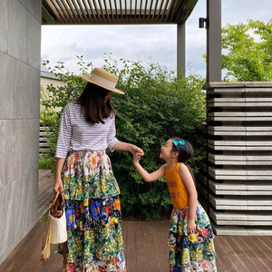 코스모폴리탄줄라이 울프앤리타 스커트