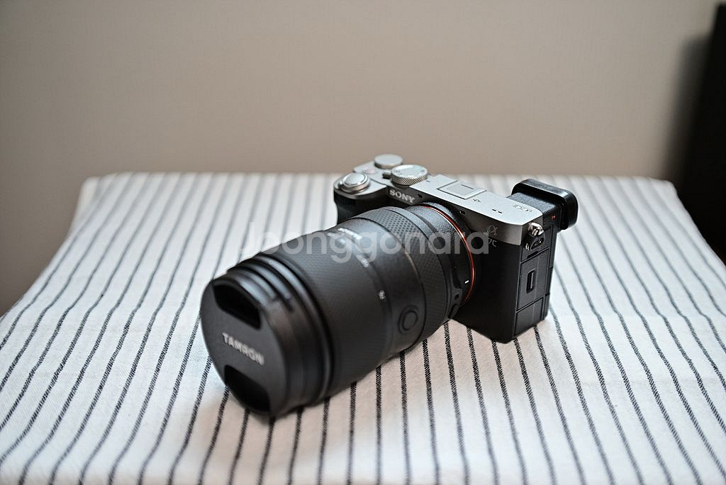 소니 A7C2(실버) + 탐론 28-75mm G2 판애--1