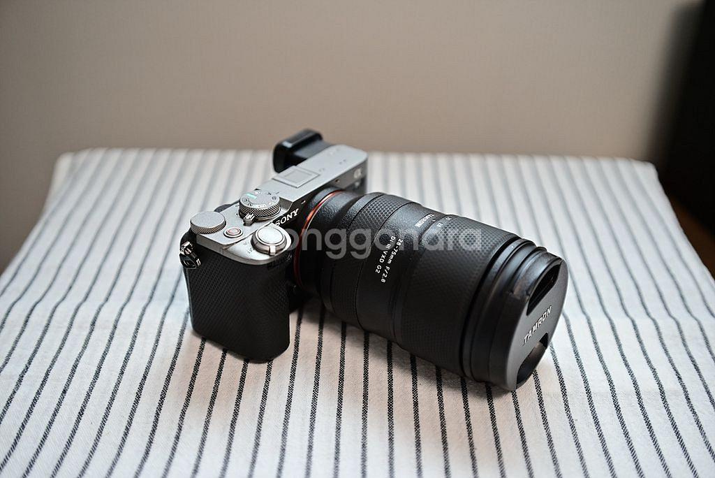 소니 A7C2(실버) + 탐론 28-75mm G2 판애--3