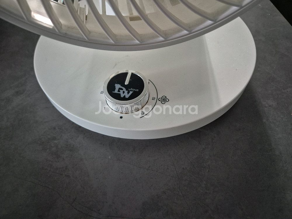 대웅모닝컴 360 에어 써큘레이터 깨끗하고 작동잘됩니다--4