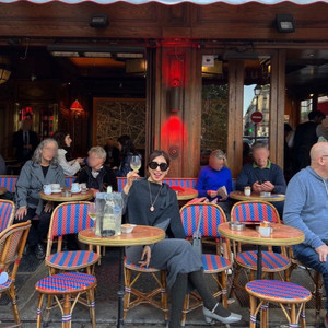 코스모폴리탄줄라이 니트케이프