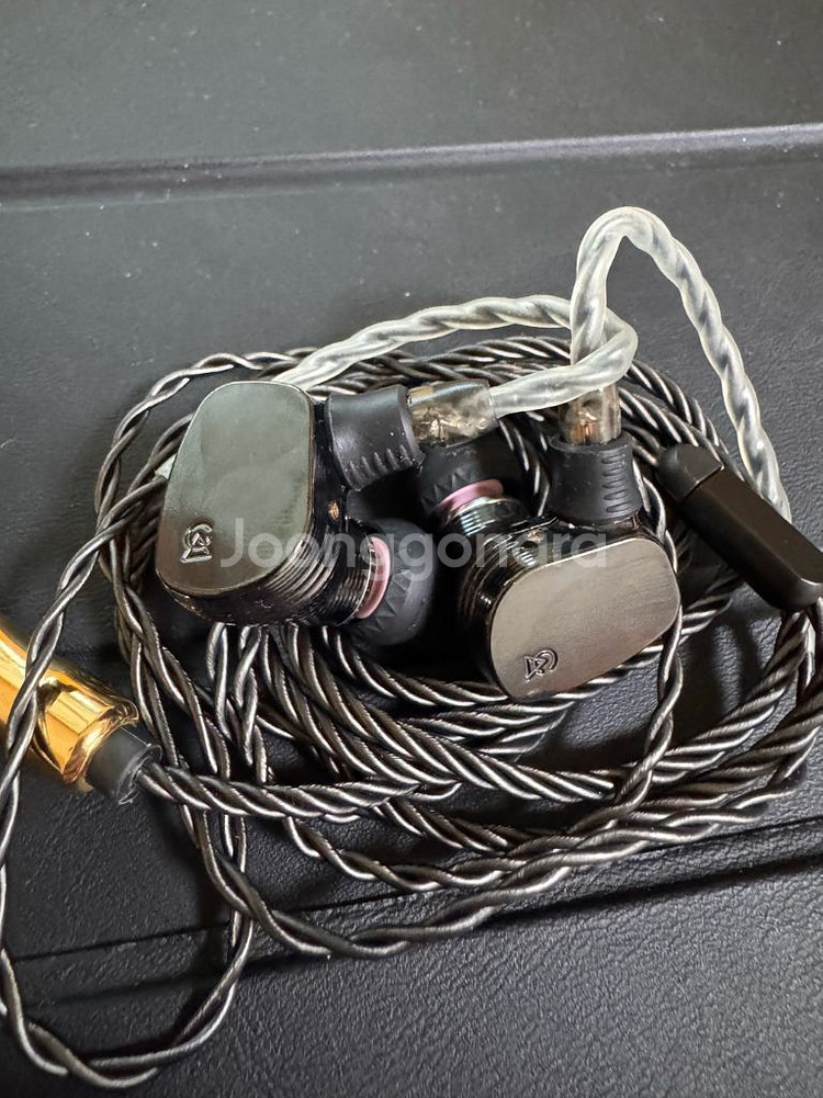 캠프파이어 오디오 솔라리스2020 이어폰 판매/교환--1