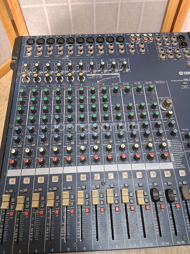 YAMAHA 믹싱콘솔MG166CX--3