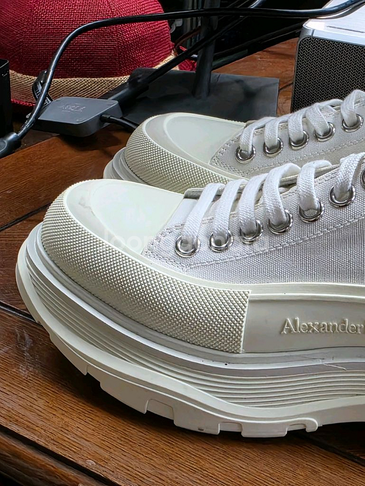알렉산더 맥퀸 스니커즈 38사이즈 신품--8