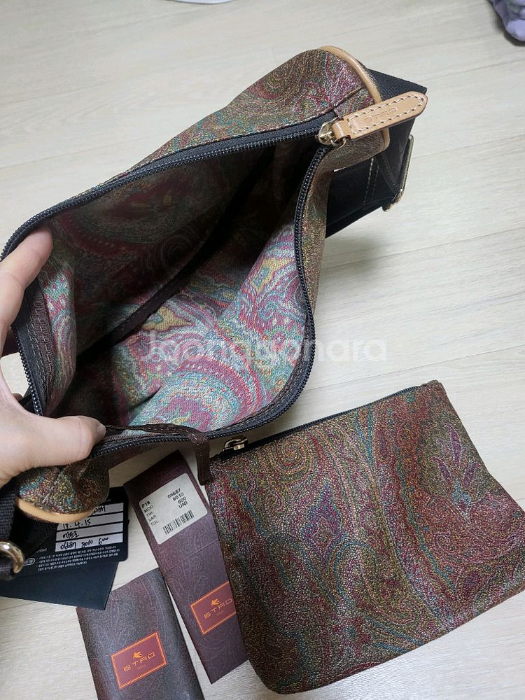 에트로 반달 크로스백--1