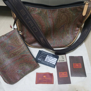 에트로 반달 크로스백