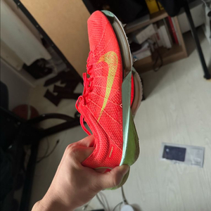 나이키 에어줌 빅토리2 육상화 이미지