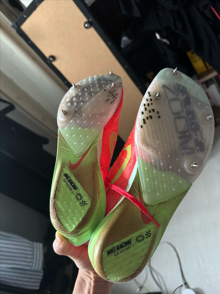 나이키 에어줌 빅토리2 육상화 이미지