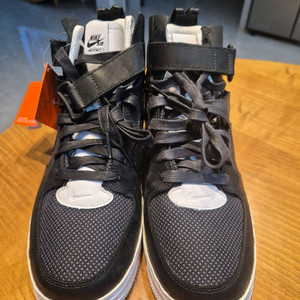 (새상품)소가죽나이키에어포스1하이 검정 260