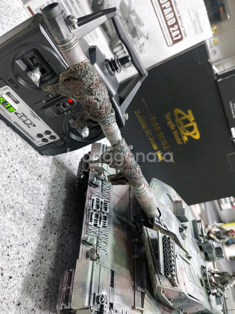 각종교신가능1:16RC카탱크NEW독일레오파드2A7도색작--2
