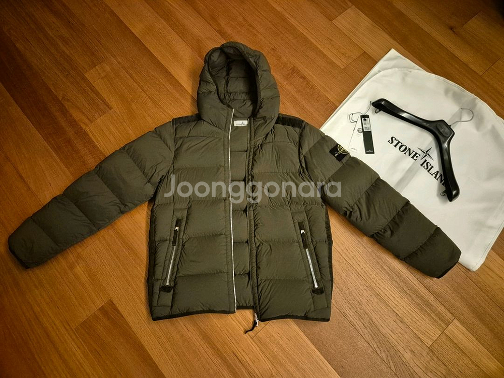 스톤아일랜드 23FW 심리스터널나일론패딩 카키 새상품M--1