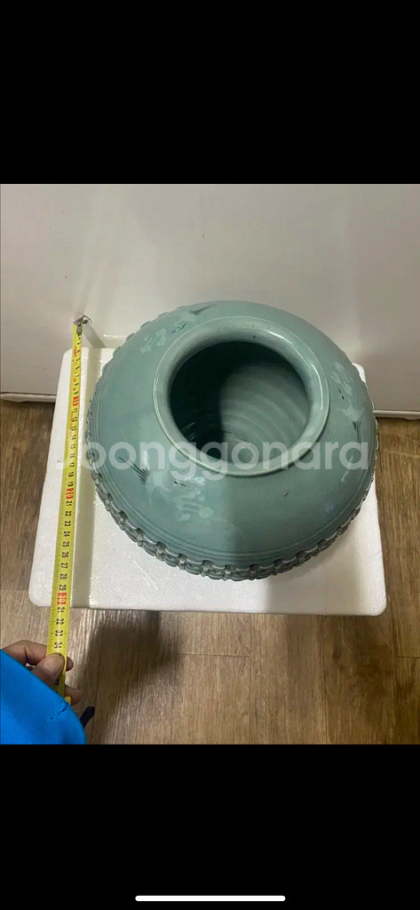 커다란 빛이 좋은 투각 청자도자기--7