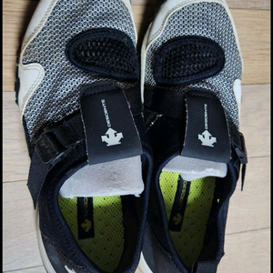 데상트 리도 아쿠아슈즈