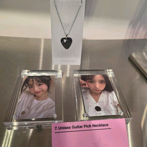 QWER Unise* Guitar Necklace