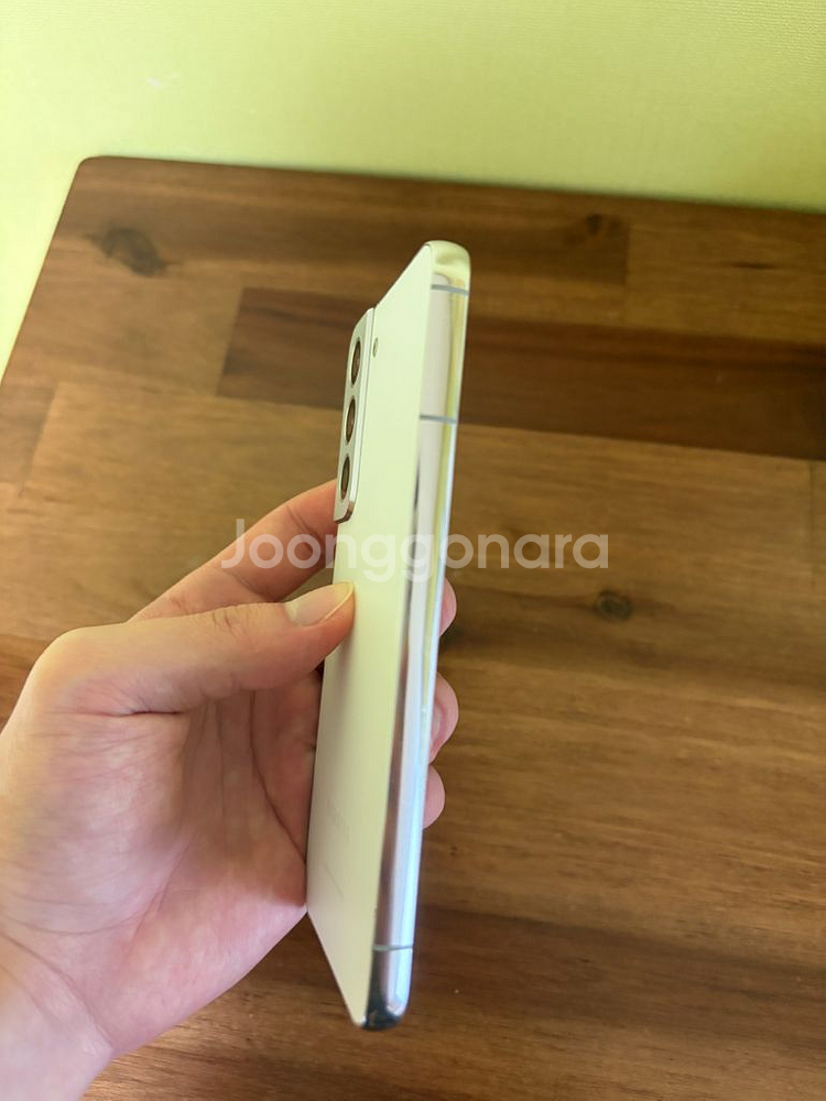 갤럭시 S22 자급제 256gb 화이트 판매합니다--2