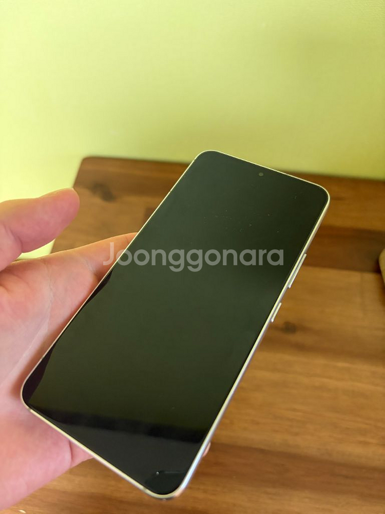 갤럭시 S22 자급제 256gb 화이트 판매합니다--7