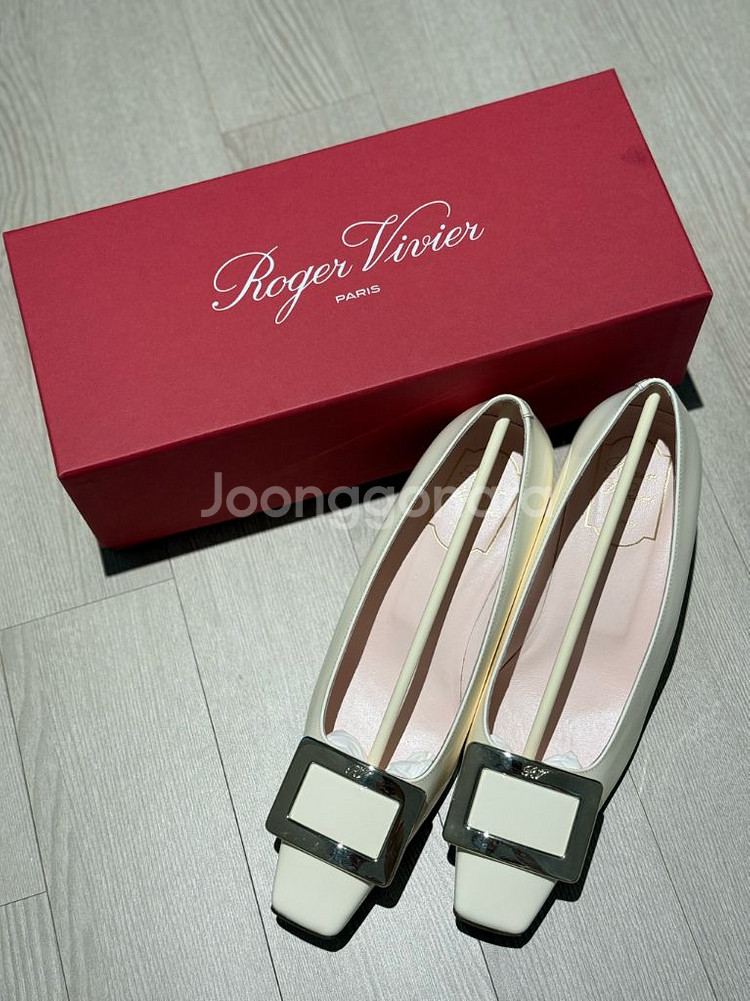 로저비비에트럼펫 미들힐 새상품급 37.5 급처--3