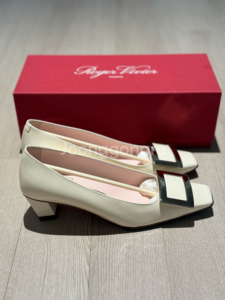 로저비비에트럼펫 미들힐 새상품급 37.5 급처--7