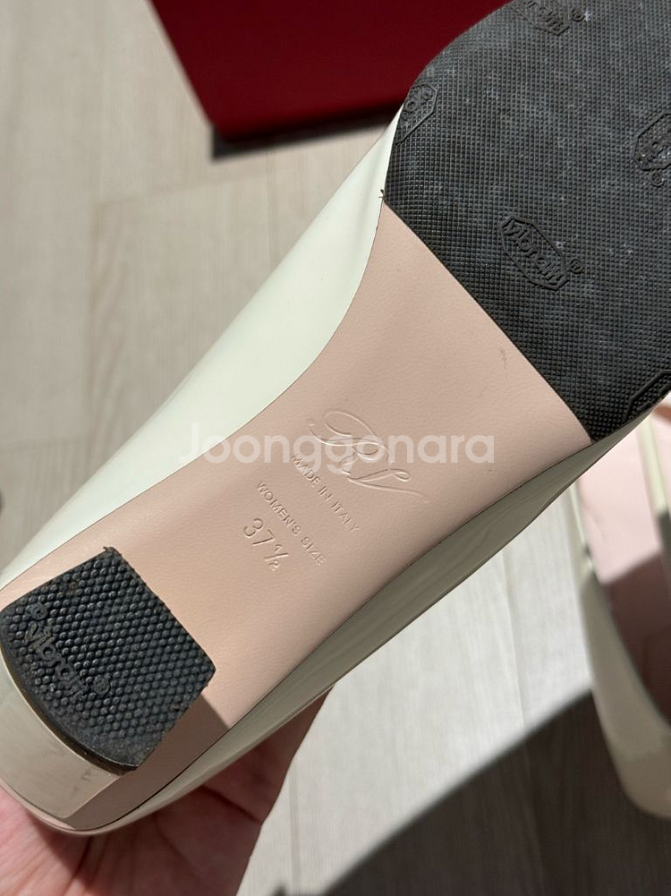 로저비비에트럼펫 미들힐 새상품급 37.5 급처--9