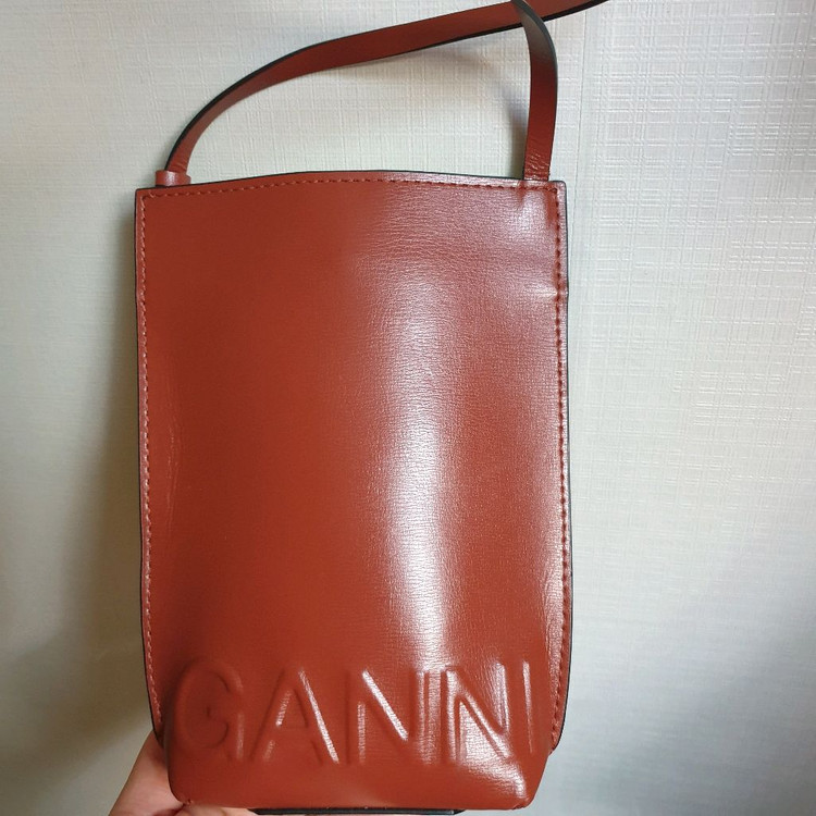 GANNI 가니 브라운레더 미니백 숄더백 크로스백 폰백--8