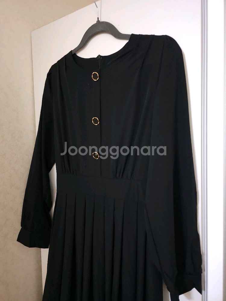 아이잗 블랙 금장 단추 플리츠 롱 원피스--1