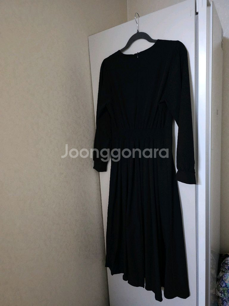 아이잗 블랙 금장 단추 플리츠 롱 원피스--3