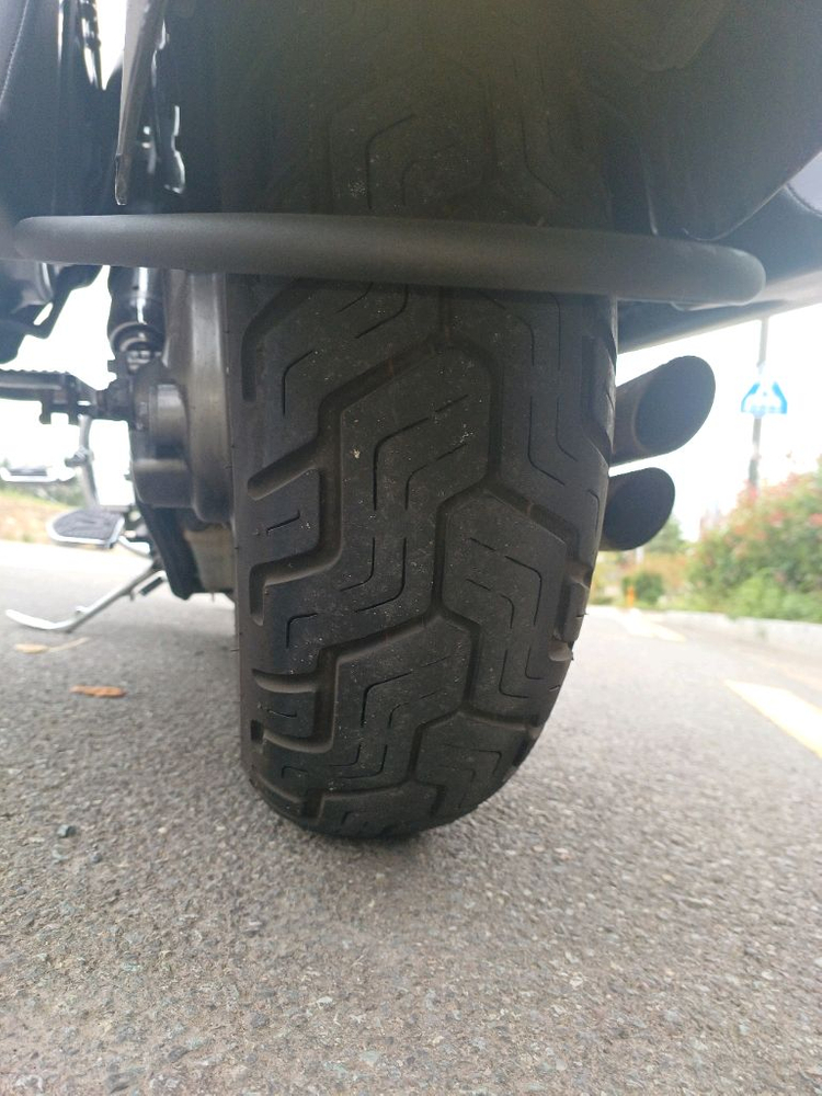 입문용 바이크 쉐도우 750 에로우 이미지