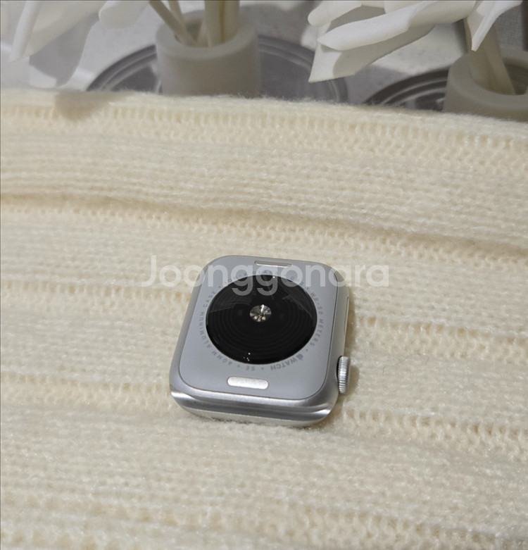 애플워치 SE 40mm GPS 배터리100% 팝니다--3