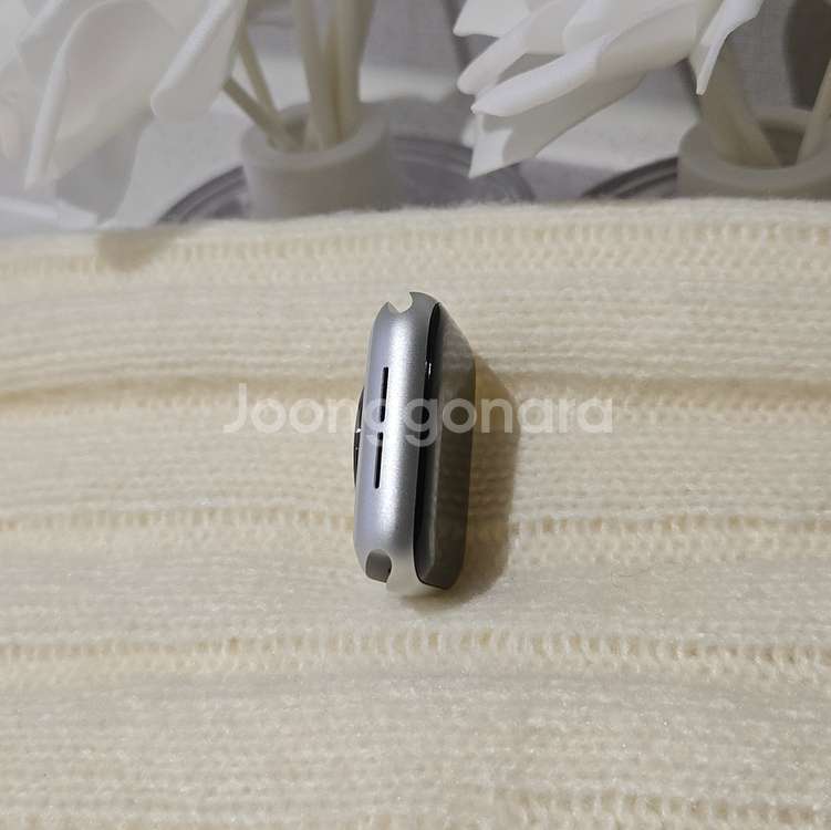 애플워치 SE 40mm GPS 배터리100% 팝니다--4