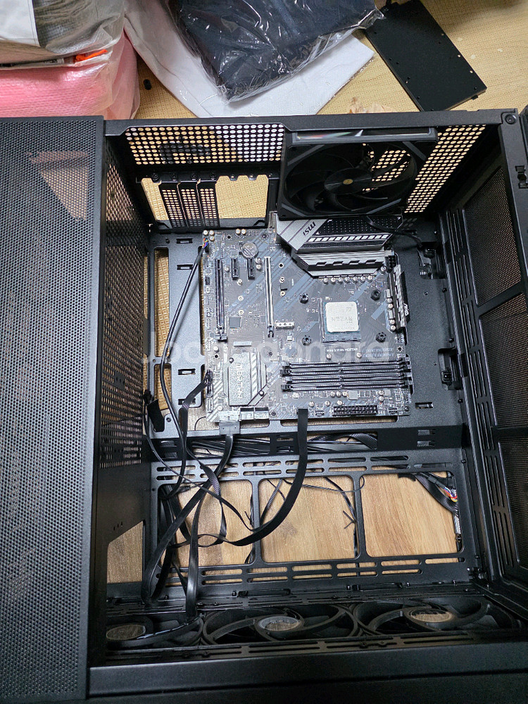 AMD 라이젠 5700x3d cpu 보드셋 팝니다.--0