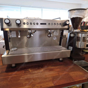 23년형 콘티 아이언 에스프레소 카페 커피 머신 2구