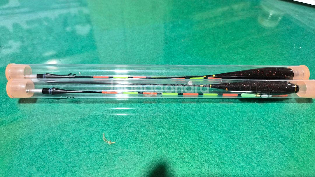 민물전자찌 2개와 찌12개세트 미사용품 배터리포함--5