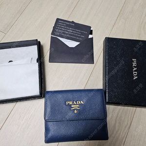 프라다 카드지갑 정품