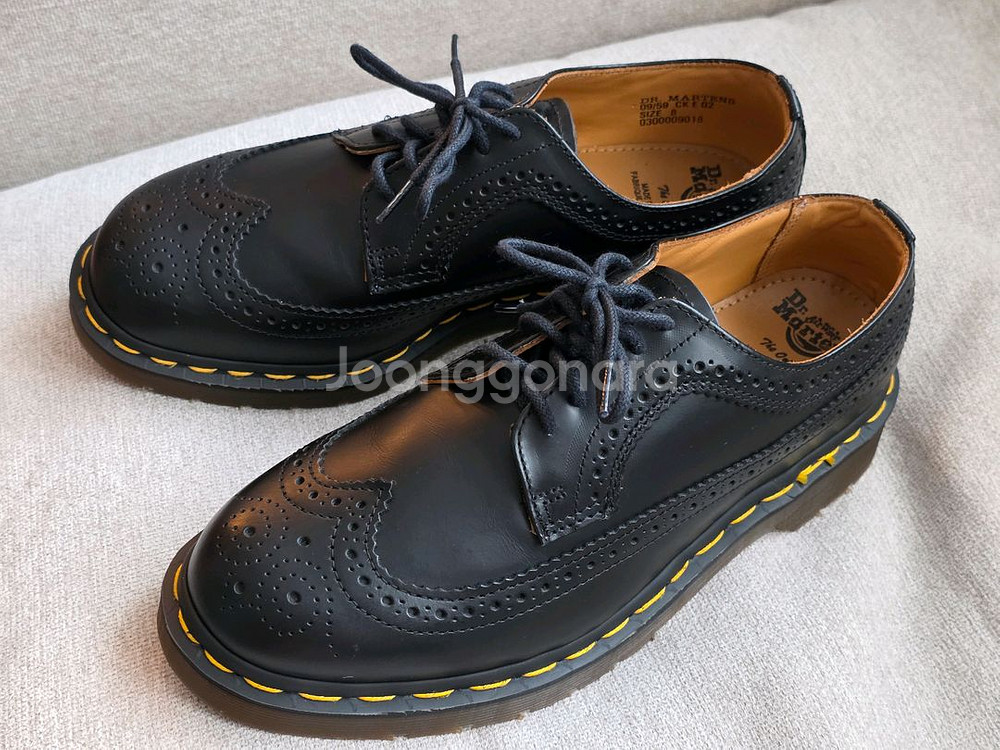 닥터마틴 블랙 윙팁 3938 UK8사이즈 (270mm)--0