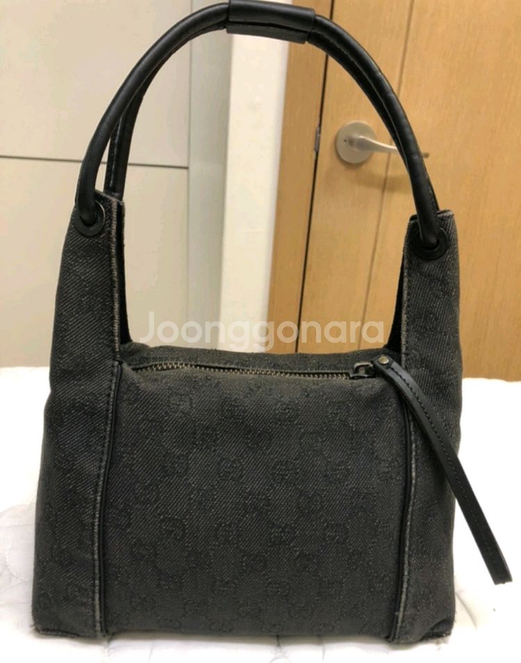GUCCI 구찌 블랙 로고 빈티지 자가드 숄더백--6