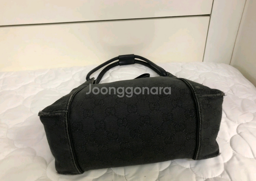 GUCCI 구찌 블랙 로고 빈티지 자가드 숄더백--4