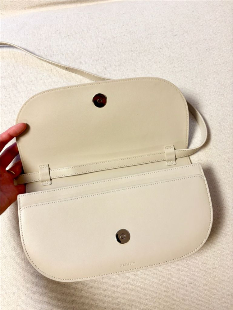 엘바테게브 브로드백 이미지